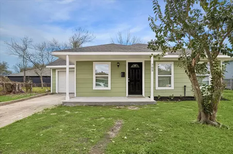 705 Westshire Dr, Houston, TX 77013