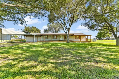 725 Cr 428, Lolita, TX 77971