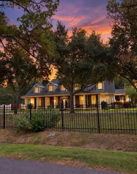 10 Rollingwood Dr, Houston, TX 77080