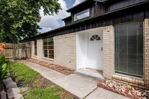411 S Austin St, Webster, TX 77598