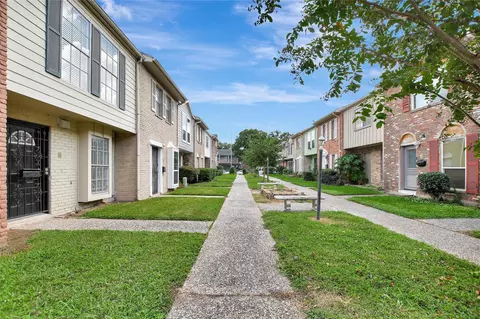 7938 Leonora St #B19, Houston, TX 77061