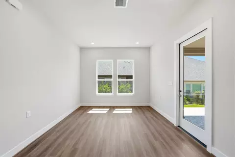 Living - 10025 Larkin Cv, Willis, TX 77318 photo 5 of 6