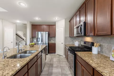 Kitchen - 3719 Lake Bend Shore Dr, Spring, TX 77386 photo 2 of 2