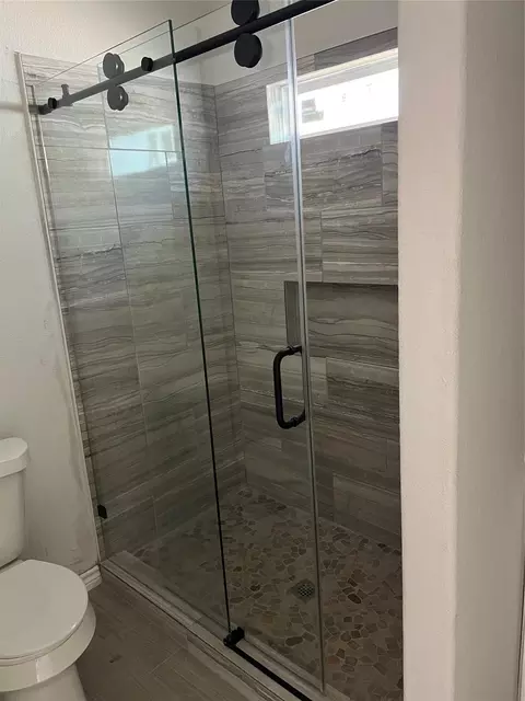 Bath - 16733 E Hammon St, Montgomery, TX 77316 photo 4 of 5