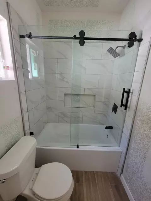 Bath - 16733 E Hammon St, Montgomery, TX 77316 photo 5 of 5