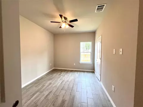 Bedroom - 16733 E Hammon St, Montgomery, TX 77316 photo 1 of 4