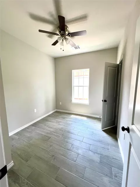 Bedroom - 16733 E Hammon St, Montgomery, TX 77316 photo 2 of 4