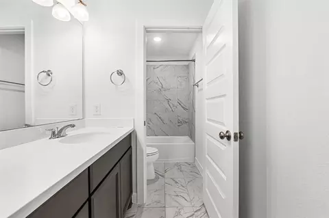 Bath - 28314 Emerald Bnd, Spring, TX 77386 photo 5 of 6