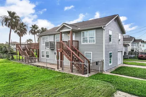 1029 62nd St, Galveston, TX 77551