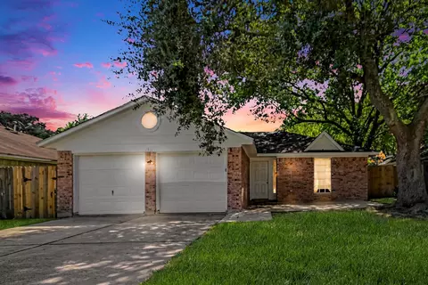 1911 Bogatto St, La Marque, TX 77568