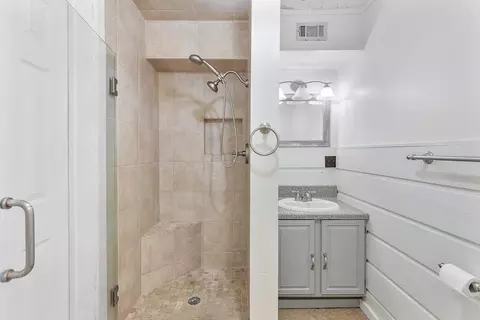 Bath - 230 Walnut Dr, Trinity, TX 75862 photo 3 of 5
