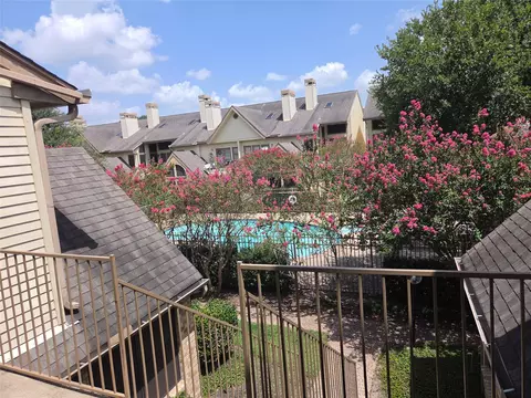 2425 Holly Hall St #B36, Houston, TX 77054
