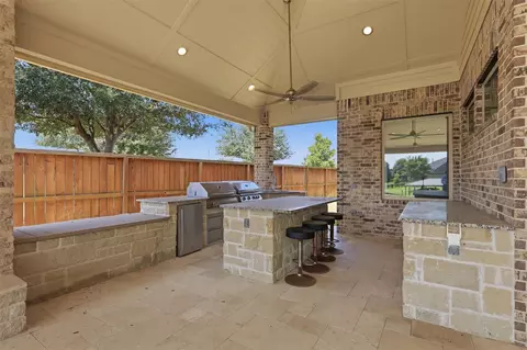 Kitchen - 9806 Reflection Point Dr, Cypress, TX 77433 photo 3 of 3