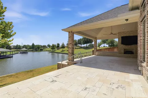 Exterior - 9806 Reflection Point Dr, Cypress, TX 77433 photo 2 of 3