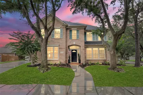 3016 Autumn Creek Dr, Friendswood, TX 77546