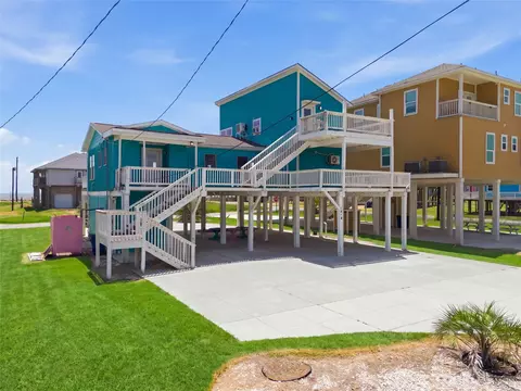 Exterior - 1014 Seashell Dr, Freeport, TX 77541 photo 2 of 7