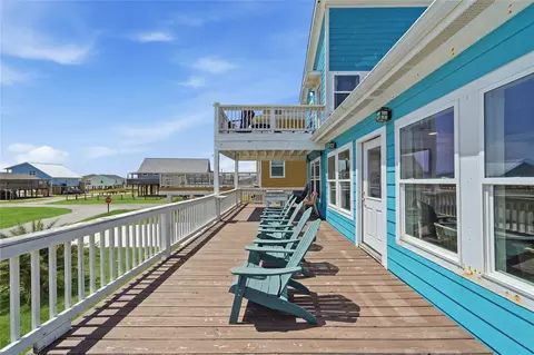 Exterior - 1014 Seashell Dr, Freeport, TX 77541 photo 1 of 7