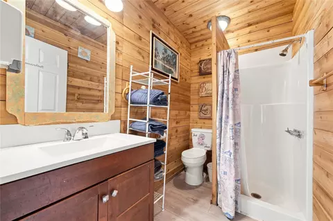 Bath - 1014 Seashell Dr, Freeport, TX 77541 photo 1 of 2