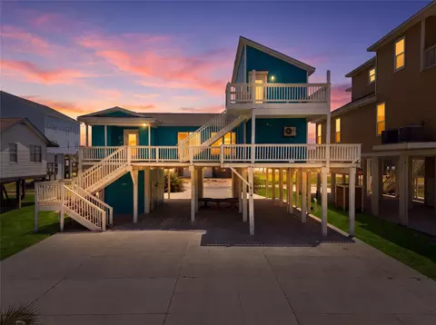 Exterior - 1014 Seashell Dr, Freeport, TX 77541 photo 3 of 7
