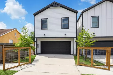 Exterior - 2015 Brackenridge St #A, Houston, TX 77026 photo 1 of 2