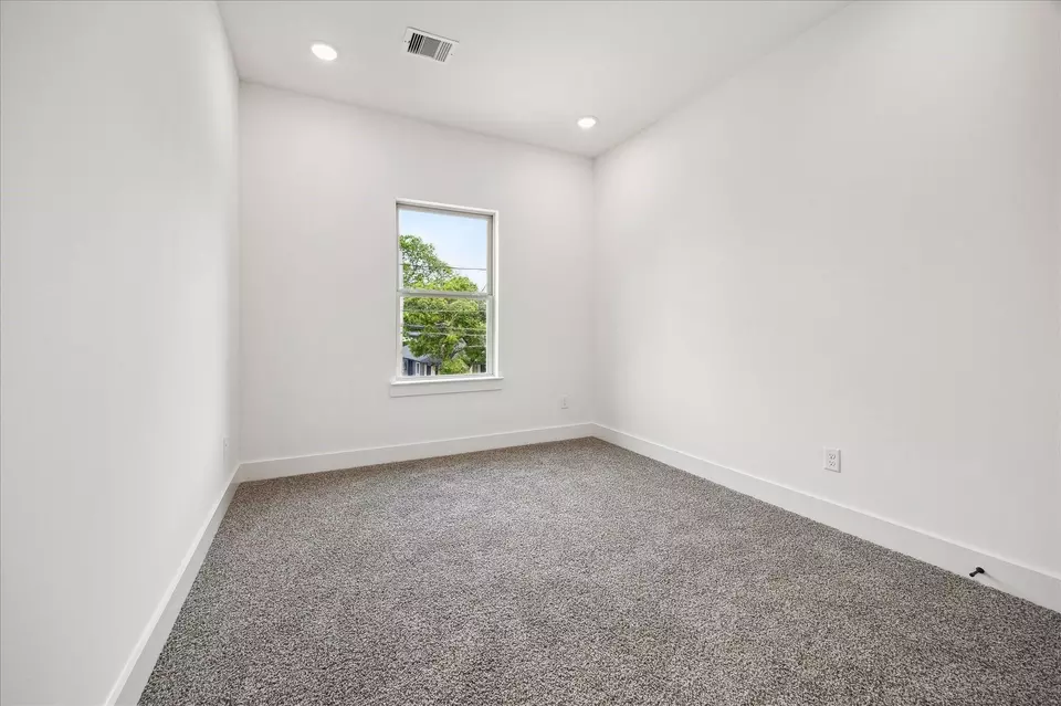 Bedroom - 2015 Brackenridge St #A, Houston, TX 77026 photo 3 of 3