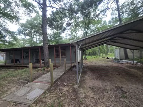 470 Trails End Dr, Cleveland, TX 77328