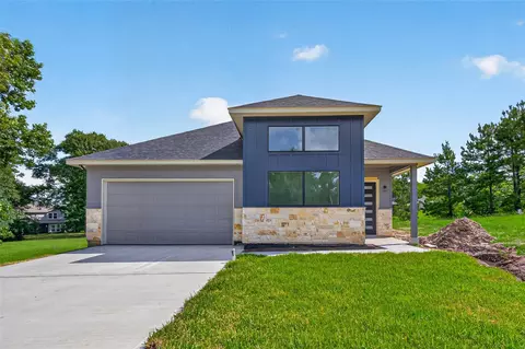 13 Silver Lakes Dr, Huntsville, TX 77340