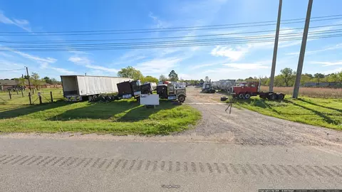 8980 Highway 321, Dayton, TX 77535
