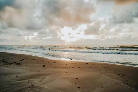 3021 Palacios Bay Dr, Palacios, TX 77465