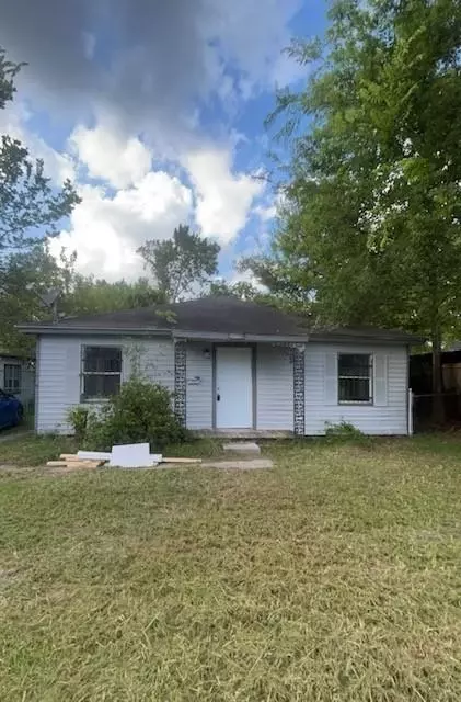 2088 Pope St, Beaumont, TX 77703