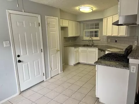24010 Lone Elm Dr, Spring, TX 77373 photo 2