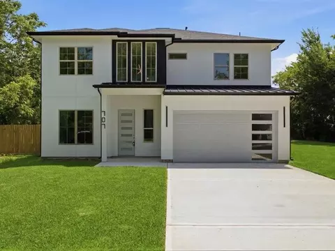 707 S Iowa St, La Porte, TX 77571