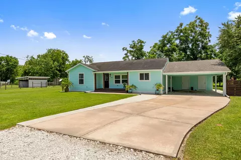 5709 David St, Dickinson, TX 77539