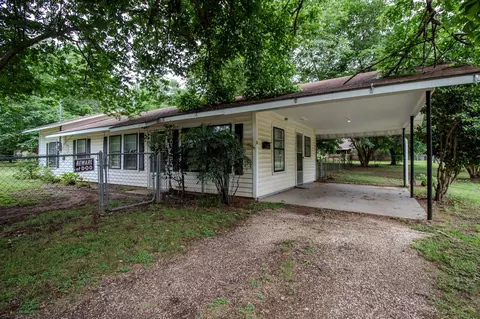 506 W Elm St, Crockett, TX 75835