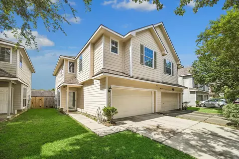 13102 Peppergate Ln, Houston, TX 77044