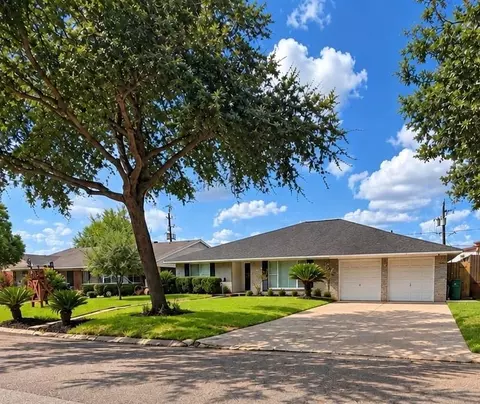 10506 Willowisp Dr, Houston, TX 77035