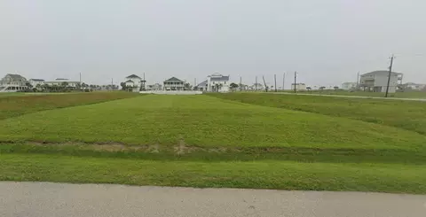 18817 Warrior Rd, Galveston, TX 77554