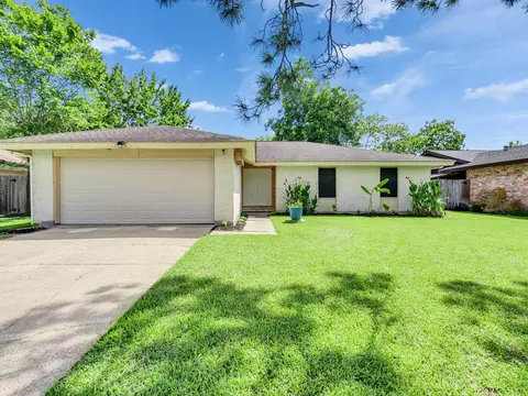 16811 Stardale Ln, Friendswood, TX 77546