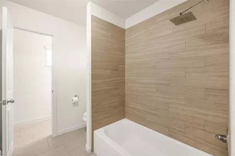 Bath - 5415 Nero Lake Dr, Katy, TX 77449 photo 4 of 5