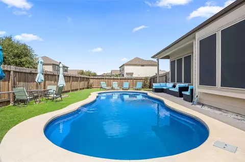 Exterior - 5415 Nero Lake Dr, Katy, TX 77449 photo 5 of 8