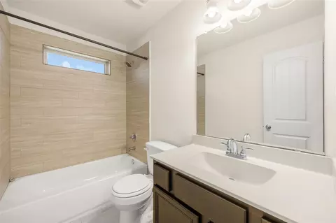 Bath - 5415 Nero Lake Dr, Katy, TX 77449 photo 5 of 5