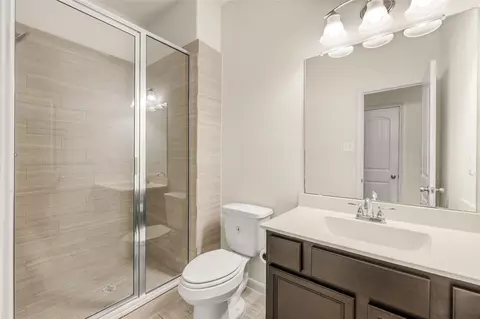 Bath - 5415 Nero Lake Dr, Katy, TX 77449 photo 3 of 5