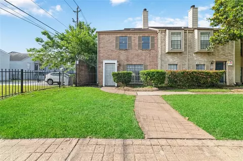 9901 Sharpcrest St #A5, Houston, TX 77036 photo 1
