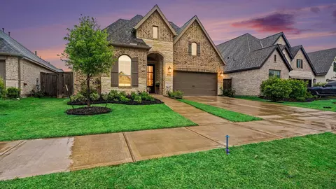 12322 Palmetto Dr, Mont Belvieu, TX 77523