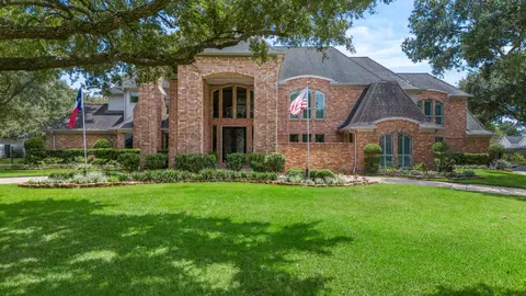 3 Regent Ct, Sugar Land, TX 77478