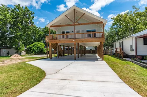 4213 Houx St, Bacliff, TX 77518