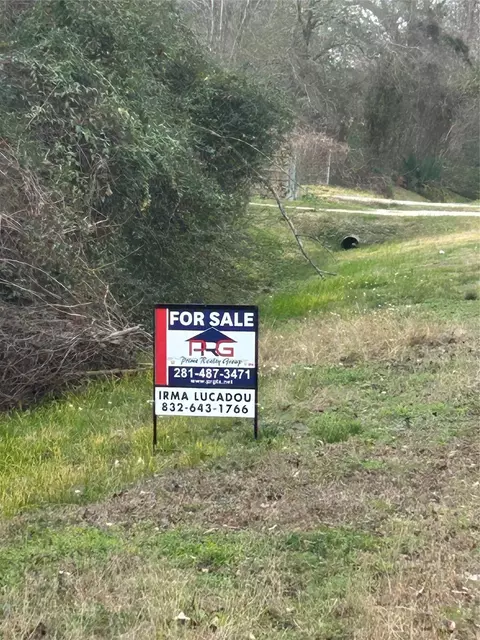 0 Pin Oak Dr, Highlands, TX 77562