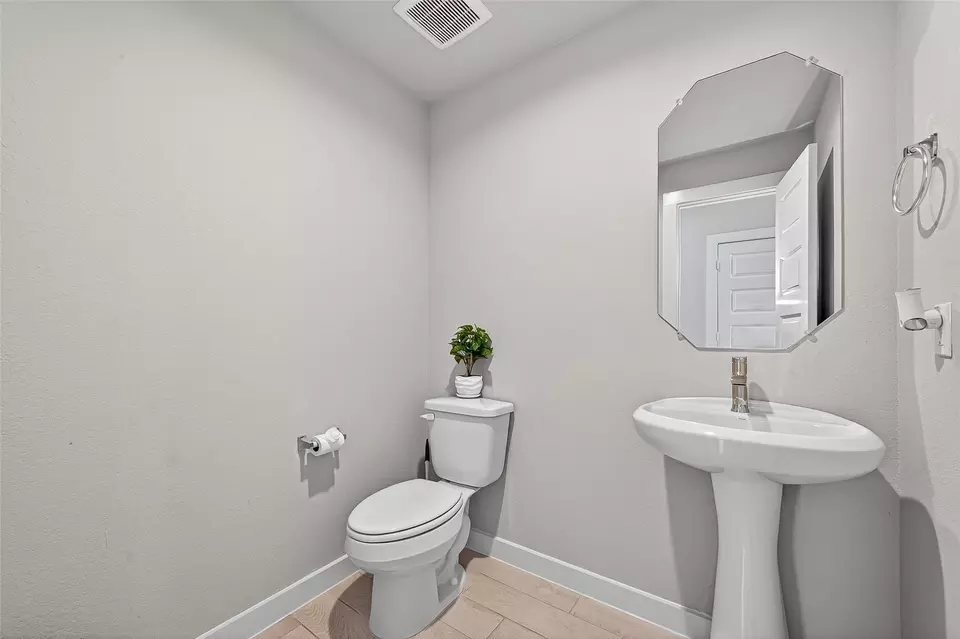 Entry Way - 5615 Silverleaf Oak Ln, Houston, TX 77066 photo 5 of 7