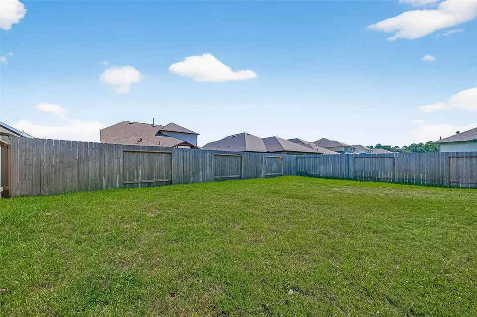 Exterior - 5615 Silverleaf Oak Ln, Houston, TX 77066 photo 5 of 5