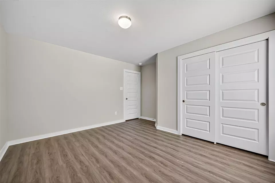 Bedroom - 5615 Silverleaf Oak Ln, Houston, TX 77066 photo 5 of 8